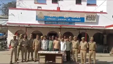 हण्डिया पुलिस टीम 05अभियुक्त गिरफ्तार,कब्जे से चोरी/लूट की10मोबाईल फोन,01आईपैड टेबलेट,9590/रू व 01पीली धातु का मंगलसूत्र