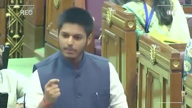 युवा संसद में ,प्रयागराज के छात्र आयुष तिवारी का संविधान पर अद्भुत संबोधन 

#bundelibauchhar #yuvasansad
#ओबीसी_जन_कल्याण_संघ #sesai