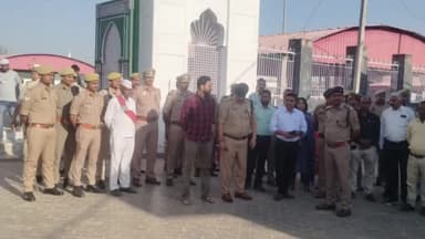 मंझनपुर: जिले में अकीदत और अमन के साथ अदा की गई ईद की नमाज़, डीएम और एसपी ने सुरक्षा व्यवस्था का लिया जायजा