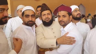 रामपुर: सोमवार को ईदगाह में सांसद मौलाना मोहिबुल्लाह नदवी ने ईद उल फितर की नमाज अदा की