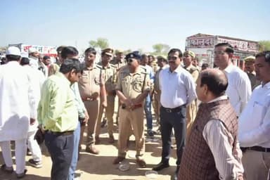 कालपी: कालपी में डीएम, एसपी और एएसपी ने सुरक्षा व्यवस्था का जायजा लेकर ईद-उल-फितर की नमाज को शांतिपूर्ण तरीके से संपन्न कराया