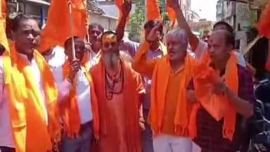 वाराणसी में हिंदू नव वर्ष पर भारतीय पत्र विक्रेता संघ ने प्रभात रैली और जन जागरण अभियान का किया आयोजन