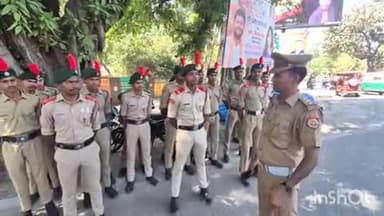 बहराइच: ट्रैफिक पुलिस के साथ एनसीसी कैडेट्स ने बहराइच जिले में लोगों को ट्रैफिक नियमों के प्रति किया जागरूक