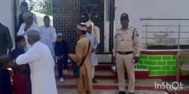 गोहपारु: दियापीपर में मुस्लिम समाज के लोगों ने ईद-उल-फ़ितर पर नमाज़ की अदा, पुलिस रही मौजूद