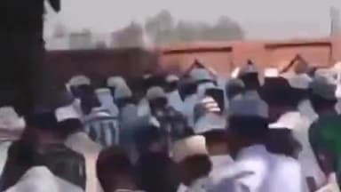 उतरौला: कड़ी सुरक्षा व्यवस्था के बीच उतरौला में लोगों ने अदा की ईद की नमाज