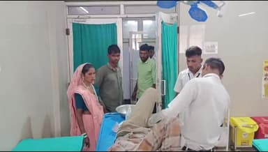 बांसवाड़ा: भीलकुंआ हाईवे पर दो बाइकों की आमने-सामने भिड़ंत में एक युवक को पैर पर लगी गंभीर चोट, एमजी अस्पताल में उपचार जारी