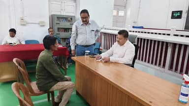 झाबुआ: कलेक्टर कार्यालय में आयोजित जनसुनवाई में 29 आवेदन हुए प्राप्त, जिला पंचायत CEO ने सुनीं समस्याएँ