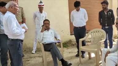 ज्ञानपुर: कंसापुर, पकड़ी कलां और वारी गांव का दौरा किया डीएम ने, लापरवाही पर लेखपाल को किया निलंबित