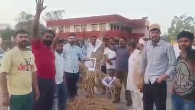 बरवाला: रायपुररानी बस स्टैंड पर सपा सांसद की टिप्पणी के विरोध में क्षत्रिय समाज ने पुतला फूंका