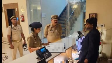 कांठ: क्षेत्राधिकारी ने कांठ क्षेत्र का दौरा किया, शांति व्यवस्था बनाए रखने के लिए पुलिस क्षेत्राधिकारी