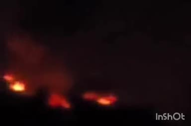 देसूरी: देसूरी व रणकपुर में जंगल की पहाड़ियों में लगी आग, दुर्गम क्षेत्र में तीन दिन से जारी आग बुझाने में 15 सदस्यीय टीम जुटी