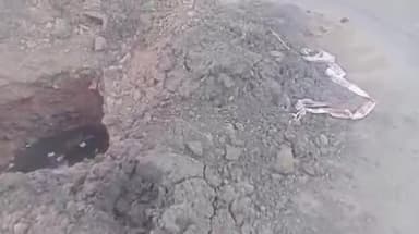 बारां: रिद्धिका कालोनी में गैस कनेक्शन के लिए खोदा गड्ढा बना मौत का गड्ढा, नालियां अवरुद्ध होने से मकानों में आ रहा है पानी