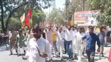 बहराइच: बहराइच में सपा के राष्ट्रीय अध्यक्ष अखिलेश यादव पर अभद्र टिप्पणी से नाराज सपाइयों ने किया प्रदर्शन, एसपी को सौंपा ज्ञापन