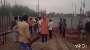 पिपरा: सरैया गांव में बन रहे उप स्वास्थ्य केंद्र के निर्माण में घटिया सामग्री का उपयोग, ग्रामीणों ने किया विरोध