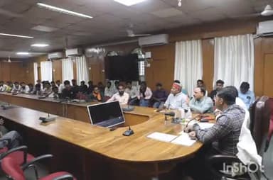 श्योपुर: कलेक्ट्रेट में कलेक्टर ने डीजे संचालकों के साथ की बैठक, कहा-'नागोरी डीजे पर रहेगी पाबंदी'