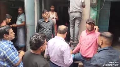 मिर्ज़ापुर: गणेशगंज में डोर टू डोर विद्युत विभाग ने किया मीटर चेक, उपभोक्ताओं में बना रहा डर