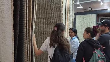 भदोही: भदोही के कालीन निर्यातकों की अमेरिका के टैरिफ से बढ़ी चिंता, सरकार से हस्तक्षेप की मांग उठी