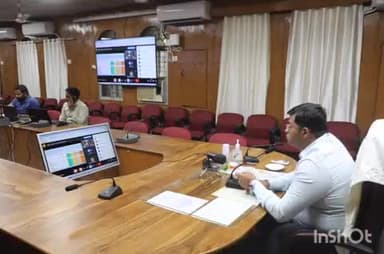 श्योपुर: सीएम हेल्पलाइन की समीक्षा: कलेक्टर ने अधिकारियों को ए-ग्रेड के लक्ष्य अनुसार निराकरण के निर्देश दिए