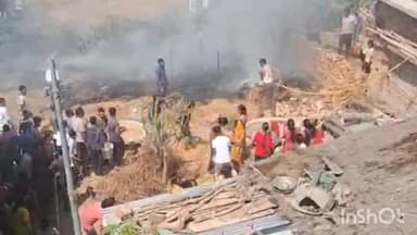 बरहट: पतौना गांव स्थित एक बथान में अचानक लगी आग, हजारों रुपए की संपत्ति का हुआ नुकसान