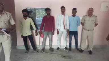 लखीसराय: लखीसराय के इंग्लिश मोहल्ला से उत्पाद थाना की पुलिस ने 4 लोगों को नशे की हालत में किया गिरफ्तार