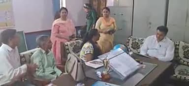 भिवानी: जिला खंड शिक्षा अधिकारी ने भिवानी में राजकीय स्कूलों का किया दौरा, व्यवस्थाओं का लिया जाएगा जायजा