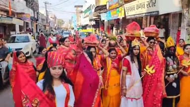 रामगंजमण्डी: नवरात्रि पर रामगंजमंडी में निकली चुनरी यात्रा, बिजासन माता को अर्पित की गई 11 फीट की चुनरी