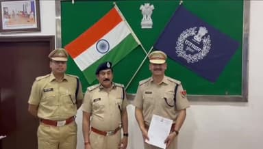 बांसवाड़ा: बांसवाड़ा पुलिस को उत्कृष्ट कार्य के लिए पुलिस लाइन में सम्मानित किया गया, आईजी उदयपुर रेंज ने 25 अधिकारियों और जवानों को नवाजा