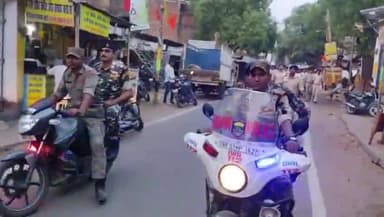 बिहिया: रामनवमी पर्व को लेकर नगर में निकला फ्लैग मार्च, एसडीएम, एसडीपीओ और नगर पंचायत के मुख्य पार्षद रहे मौजूद