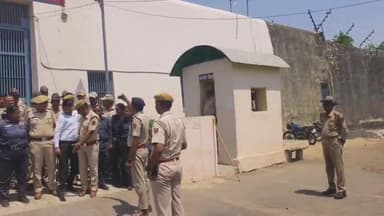 झालरापाटन: एडिशनल एसपी चिरंजीलाल मीणा के नेतृत्व में जिला जेल का किया औचक निरीक्षण, नहीं मिली कोई आपत्तिजनक वस्तु