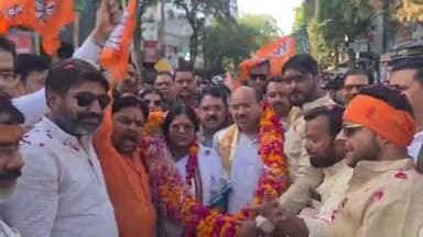 इटावा: भाजयुमो ने सरकार के 8 वर्ष पूर्ण होने पर शहर में निकाली बाइक रैली, सदर विधायक और जिलाध्यक्ष ने दिखाई झंडी