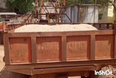 मेदिनीनगर (डालटनगंज): सिंगरा गांव में पुलिस ने अवैध बालू लदे ट्रैक्टर को किया ज़ब्त, आगे की कार्रवाई शुरू