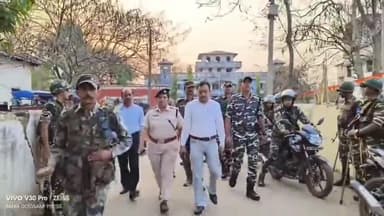 लोहरदगा: लोहरदगा में रामनवमी को लेकर हाई अलर्ट, एसडीओ-एसडीपीओ ने निकाला फ्लैग मार्च, CCTV और ड्रोन से रहेगी निगरानी