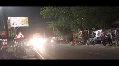 सिराथू: टेढ़ीमोड थुलगुला चौराहे से गुजरते बड़े वाहनों से डरे लोगों ने कहा- सड़क पर आने से लगता है डर, नहीं सुनते जिम्मेदार #jansamasya