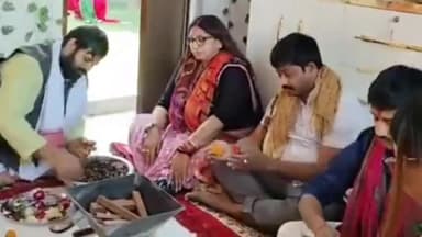 प्रयागराज: चैत्र नवरात्रि के रामनवमी पर औद्योगिक विकास मंत्री नंद गोपाल गुप्ता नंदी ने परिवार के साथ कन्या पूजन कर पूजा अर्चना की