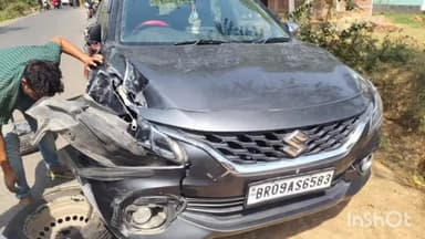 अरवल: उमैराबाद के पास कार पर गिरा बिजली का खंभा, कई परिवार बाल-बाल बचे