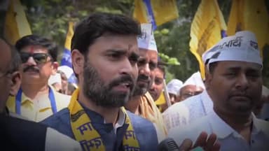 बिहार में भी केजरीवाल 
जनसंपर्क यात्रा से काम की राजनीति के प्रति लगाव बढ़ रहा है। जाति-संप्रदाय की ओछी राजनीति से बिहार की जनता तंग आ चुकी है।

जनसंपर्क यात्रा को मिल रहा अपार जन समर्थन ।