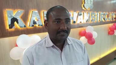 मंझनपुर: बेटे को सकुशल पाकर पहाड़पुर कोदन गांव के पीड़ित ने मंझनपुर पुलिस कार्यालय पहुंचकर कौशाम्बी एसपी समेत टीम को धन्यवाद दिया