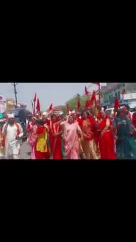 नारी शक्ति का बहुत बड़ा योगदान 
नारी शक्ति उतरी मैदान में ✊✊