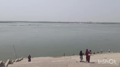 मुंगेर: दुर्गा प्रतिमा विसर्जन के लिए सोझी गंगा घाट पर एसपी और डीएम के निर्देश पर पुलिस बल तैनात