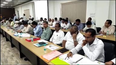 इटावा: विकास भवन के प्रेरणा सभागार में सांसद की अध्यक्षता में जिला विकास समन्वय एवं निगरानी समिति (दिशा) की बैठक आयोजित की गई