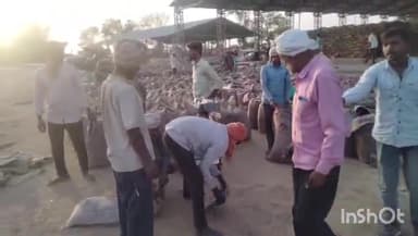 देवेंद्रनगर: देवेंद्रनगर कृषि उपज मंडी में सहकारी विपणन केंद्र ने 53 किसानों से 3354 कुंतल 50 किलो गेहूं की खरीदी