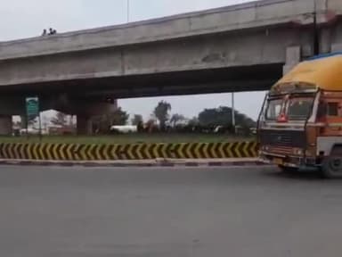 सहजनवा: सहजनवा के गीड़ा थाना क्षेत्र अंतर्गत पिपरौली के कालेश्वर जीरो पॉइंट पर हादसे में घायल युवक की इलाज के दौरान हुई मौत