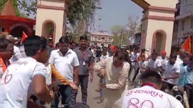 खकनार: राम नवमी पर बुरहानपुर में निकाली गई भव्य शोभा यात्रा, सांसद ज्ञानेश्वर पाटिल व पूर्व मंत्री अरुण यादव ने बजाई लेझीम