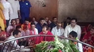 लखीसराय: अशोक धाम मंदिर में तीन दिवसीय कार्यक्रम के दौरान डिप्टी सीएम विजय कुमार सिन्हा ने किया रुद्राभिषेक