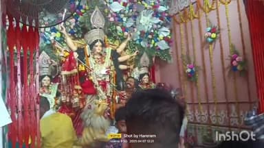 मुंगेर: शहर के दुर्गा मंदिरों में चैत्र नवरात्रि की दशमी पूजा पर महिला श्रद्धालुओं की उमड़ी भीड़