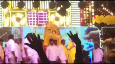 దర్శి: దర్శి మండలంలోని రాజంపల్లి ఆంజనేయ స్వామి తిరునాళ్లలో విద్యుత్ ప్రభలు ఏర్పాటు