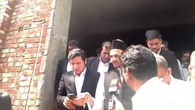 संभल: दीपा सराय निवासी एमपी जियाउर रहमान बर्क घर से निकले, SIT के सामने अपने बयान दर्ज करेंगे