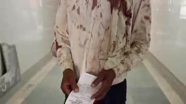 नरसिंहपुर: कलेक्ट्रेट की जनसुनवाई में खून से लथपथ घायल पहुंचा, अस्पताल में इलाज न करने का आरोप