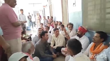 भीलवाड़ा: कच्ची बस्ती विकास मंच के नेतृत्व में कीर खेड़ा क्षेत्र के लोगों ने पट्टों की मांग को लेकर नगर निगम में किया प्रदर्शन