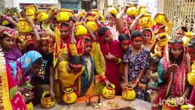 लखीसराय: पुरानी बाजार वार्ड संख्या 10 में श्रीमद् भागवत महापुराण साप्ताहिक ज्ञान यज्ञ की शोभायात्रा निकाली गई